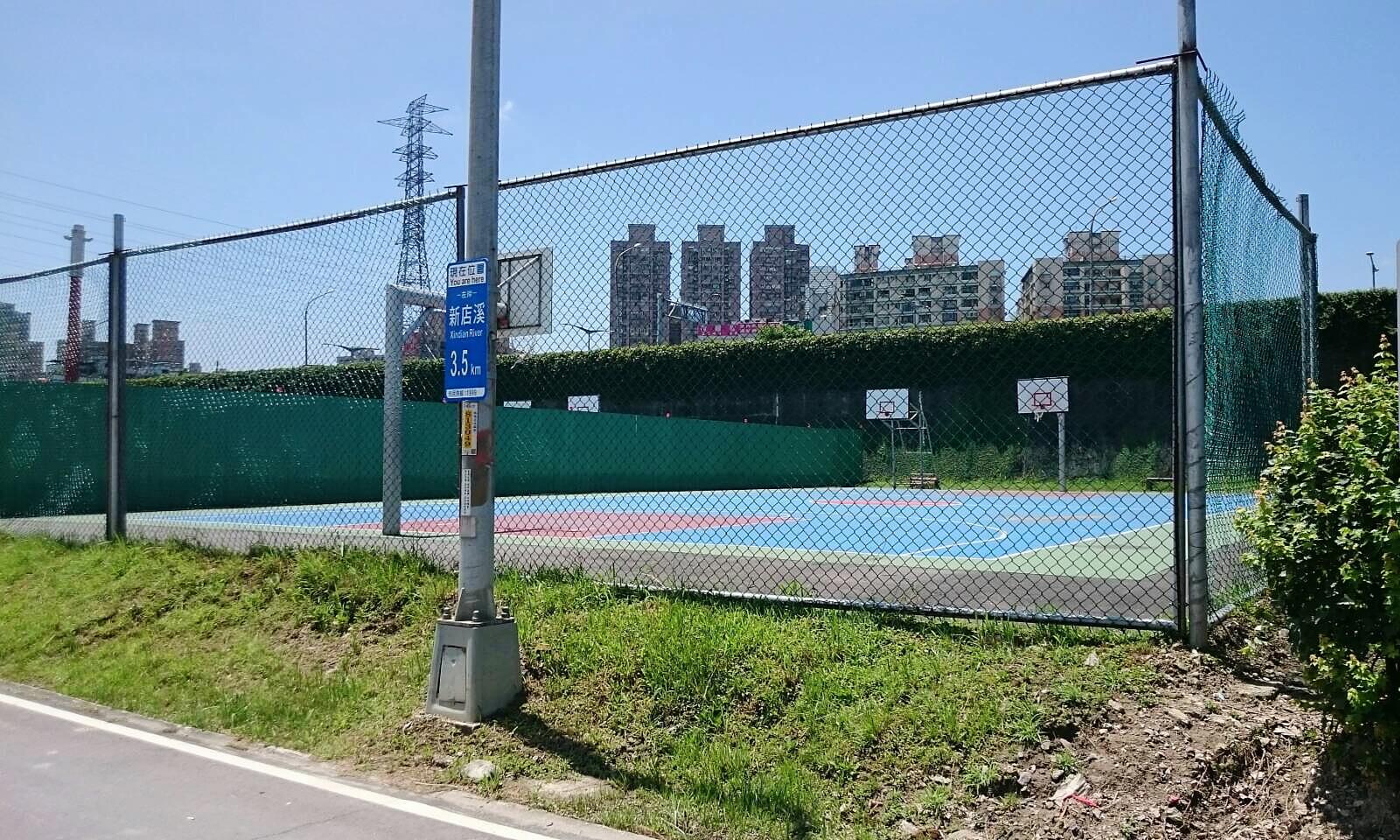 華中橋籃球場
