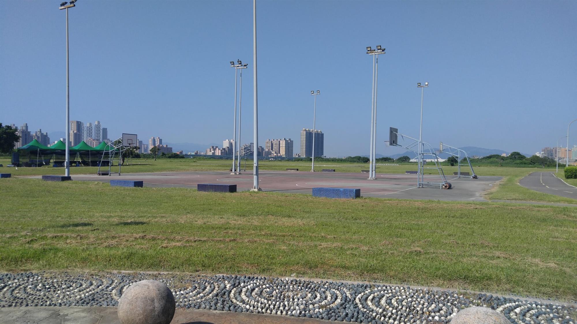 三重環保公園籃球場