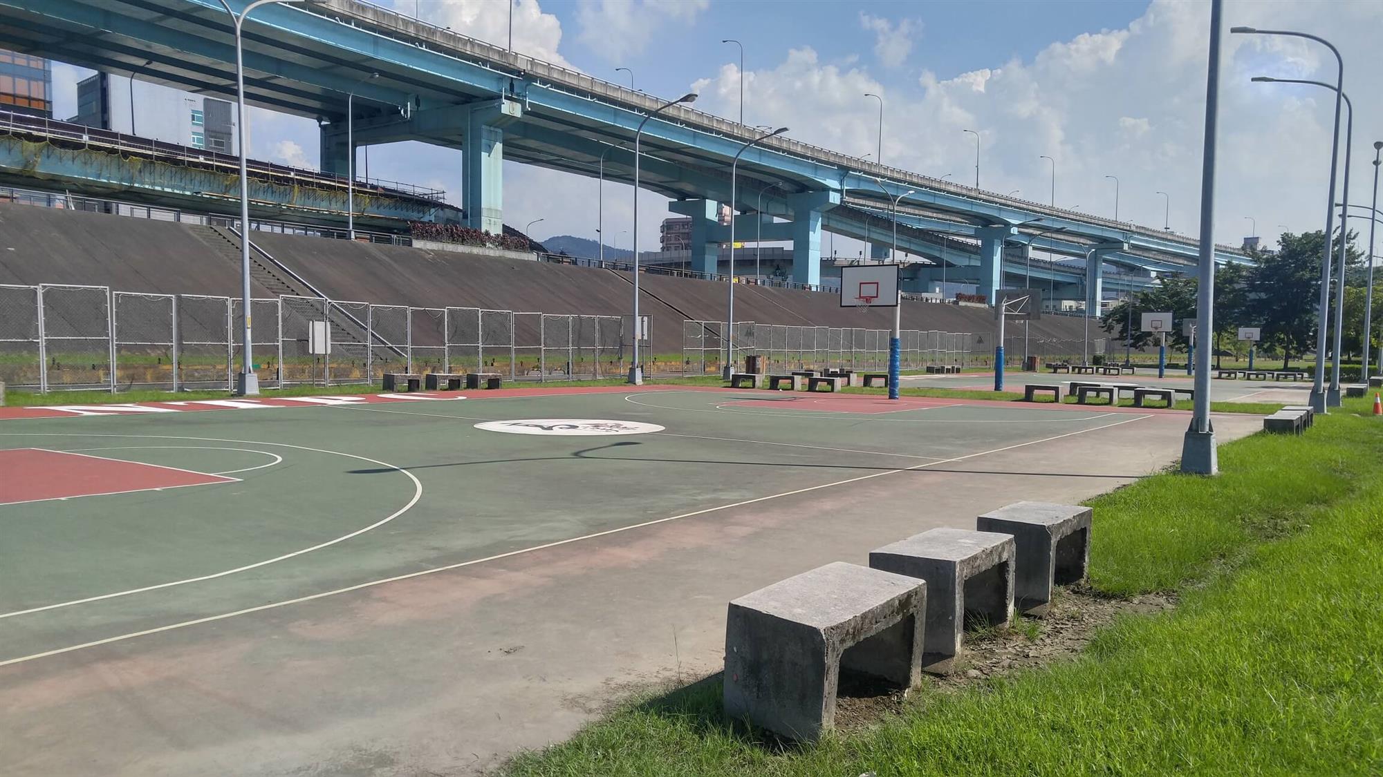 城林橋籃球場