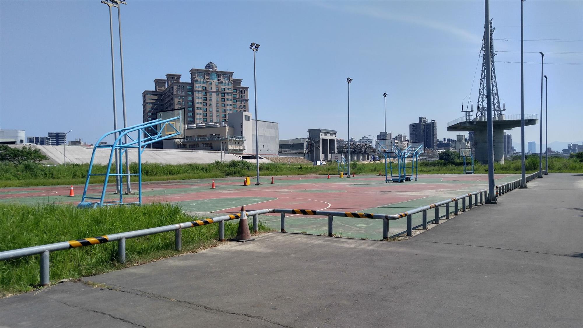 西盛籃球場(北)