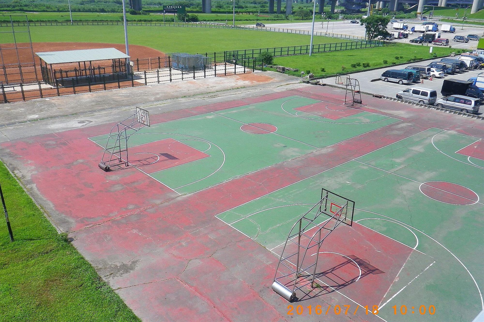 重新橋旁籃球場