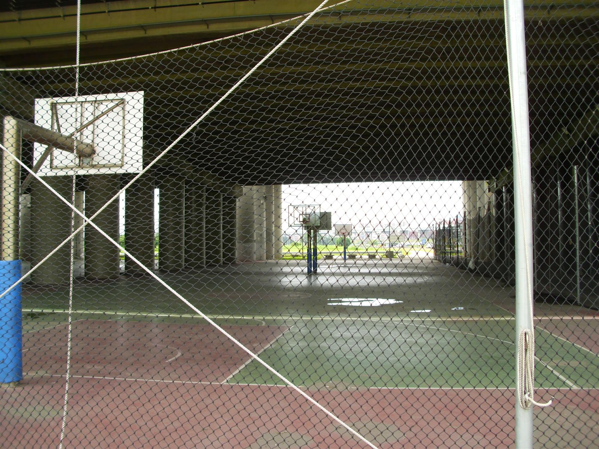 高速公路籃球場