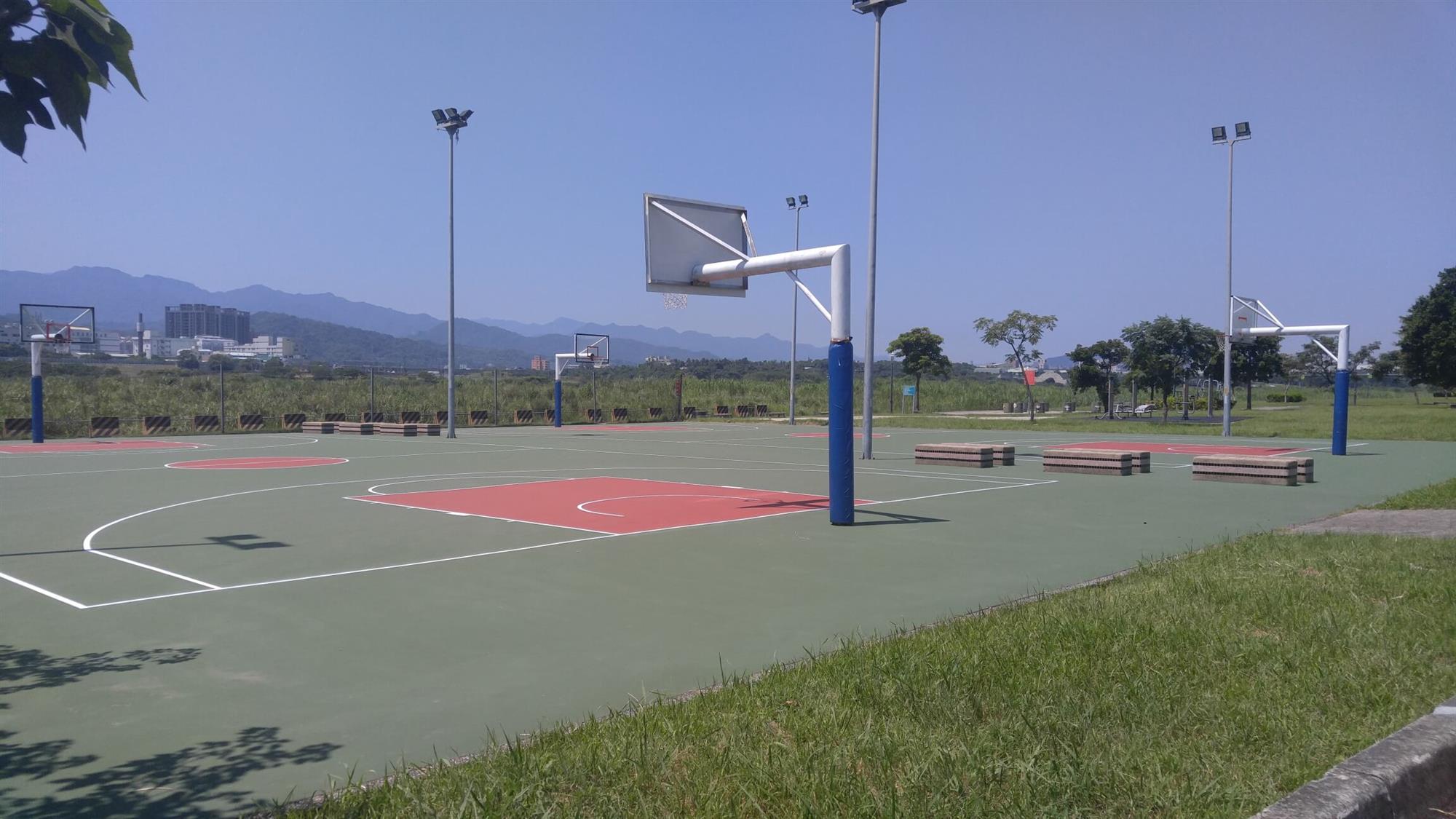 鹿角溪籃球場(南側)