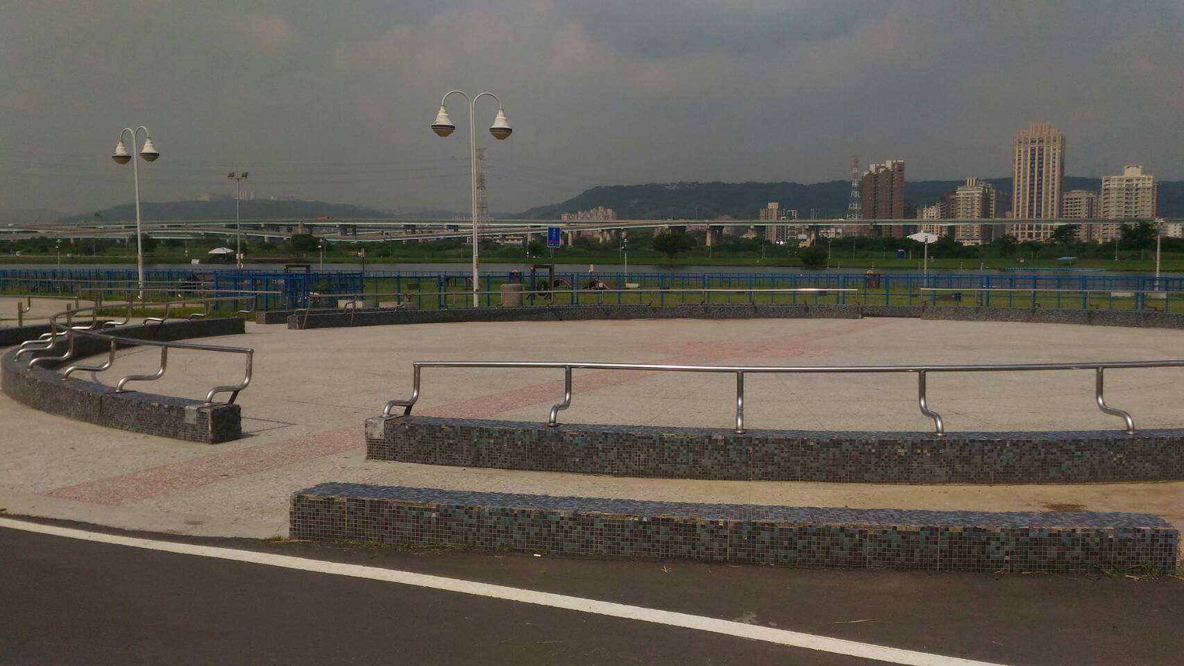 蘆堤溜冰場