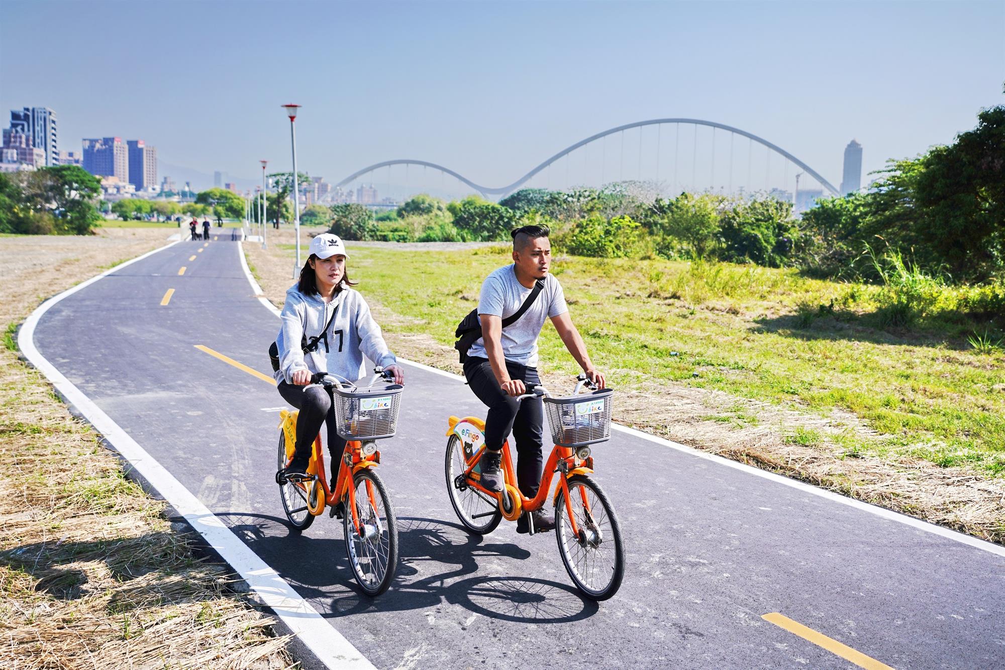 新北河濱完整的自行車道路網，周邊還有許多遊憩點