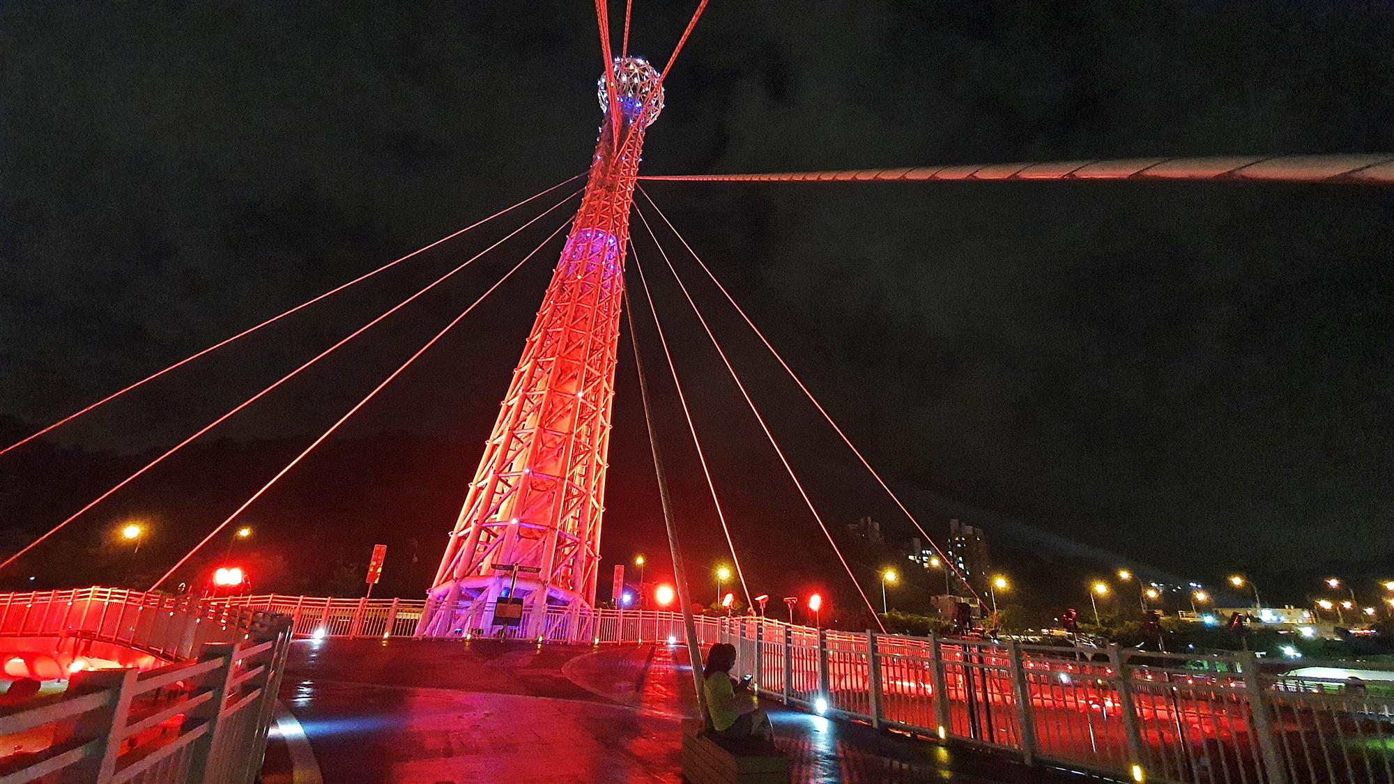於汐止長安橋及江北大橋之間闢建一座行人及自行車專用的星光橋