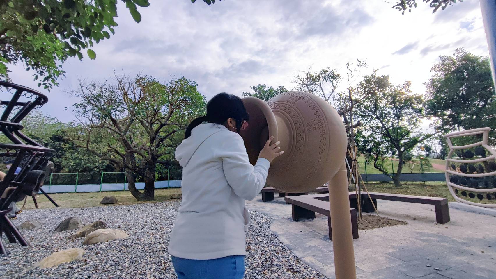 八里十三行文化公園周邊改善-陶罐造型傳聲裝置
