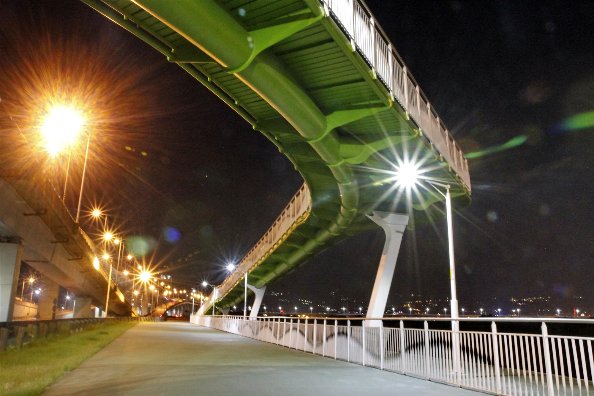 五股洲子洋公園跨堤陸橋平面行人步道